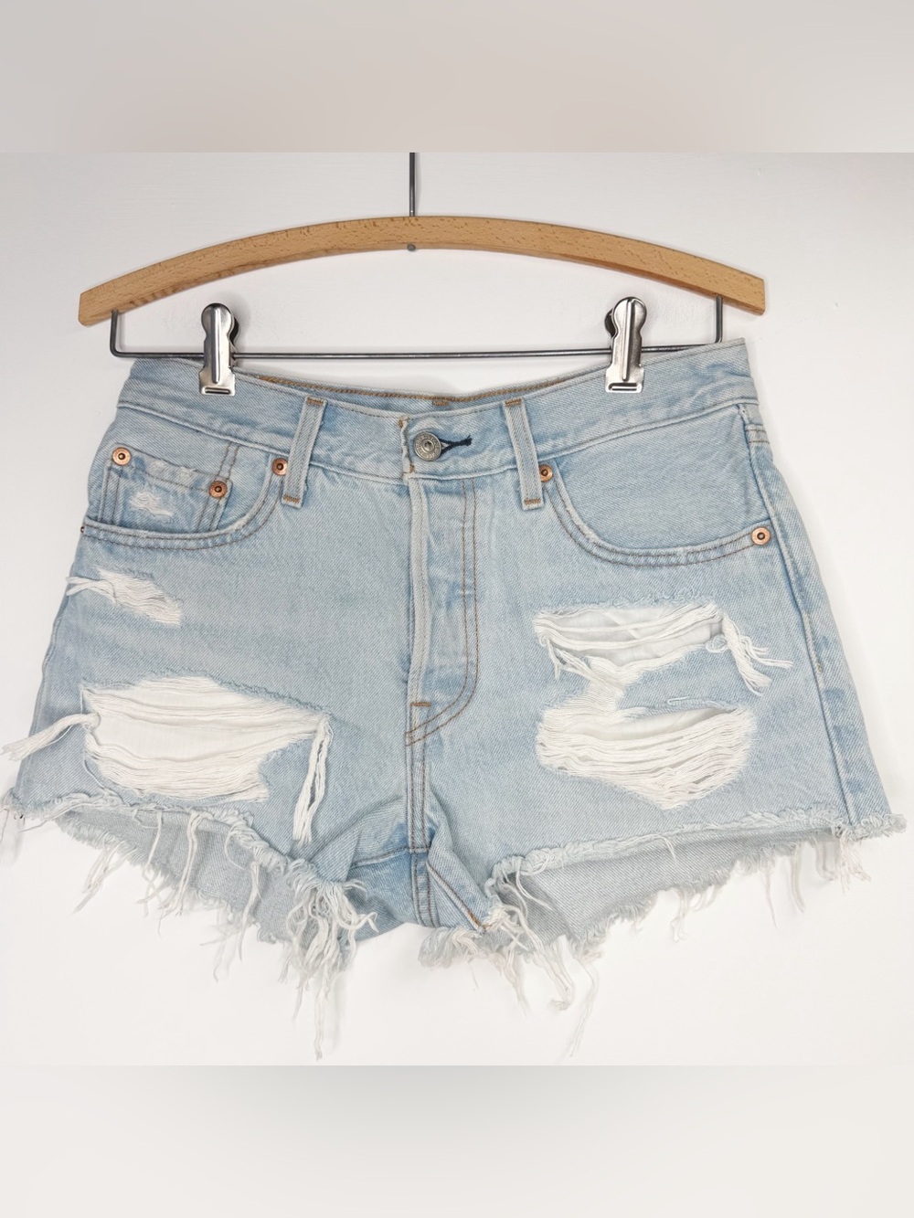Levi’s Cut Off Denim‎ Jean Shorts Light Wash Distressed Button Fly Size 25